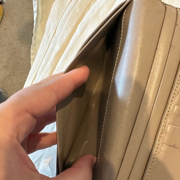 NWT Vince Camuto medium tote Dust Bag included - Picture 2 of 8